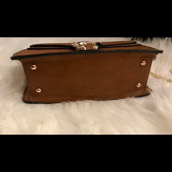 🚨Only 1 Left🚨 Metal Accent Flap Shoulder Bag - Picture 5 of 7